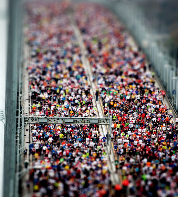 mini marathon - 30+ Awesome Examples of Tilt-Shift Photography