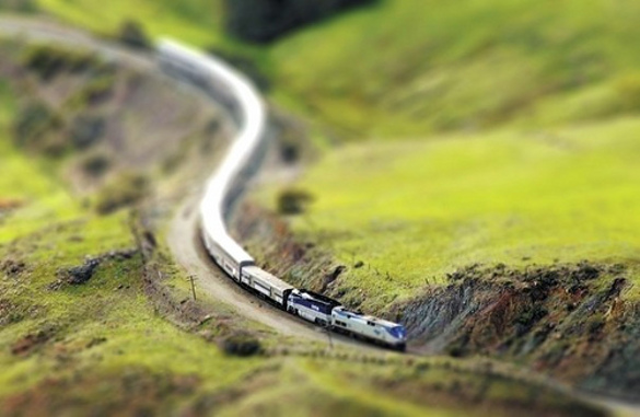 train tiltshift - 30+ Awesome Examples of Tilt-Shift Photography