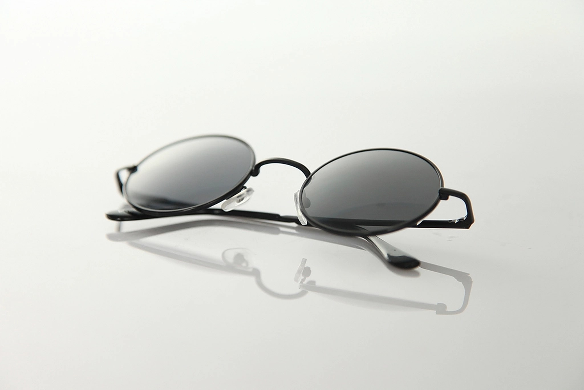 ai removal sunglasses - AI Background Removal 2026: Best Free and Paid Tools Tested on Hair, Glass, and Complex Edges